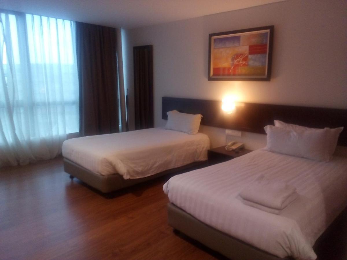906 Riverside Hotel Malacca Екстер'єр фото