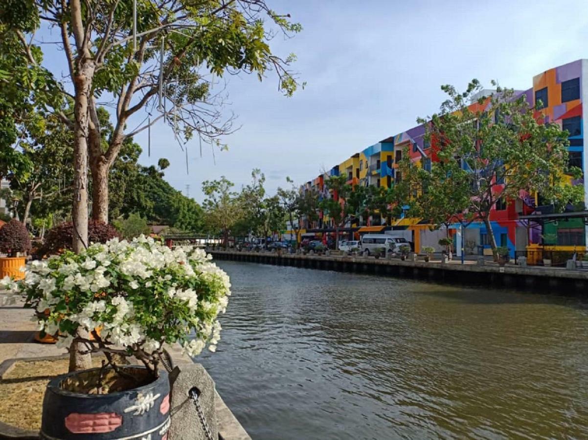 906 Riverside Hotel Malacca Екстер'єр фото