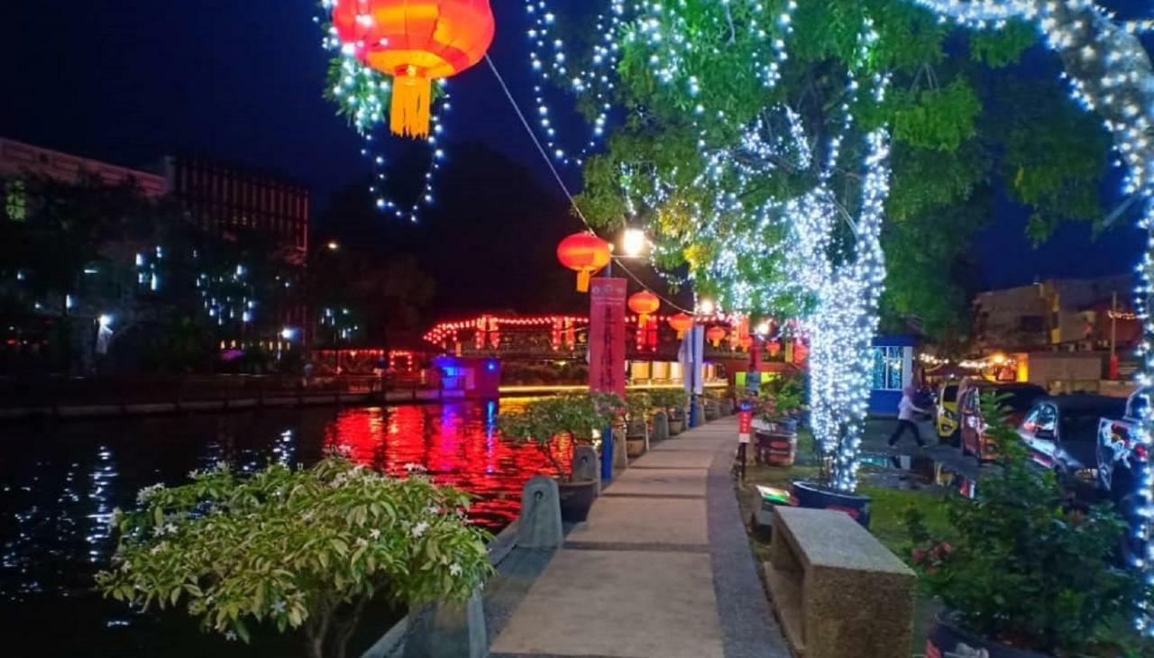 906 Riverside Hotel Malacca Екстер'єр фото